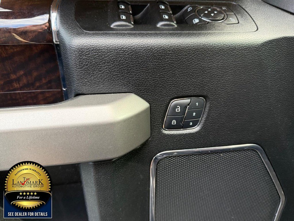 Used 2017 Ford F150 Platinum w/ Equipment Group 701A Luxury AWD/4WD image 8