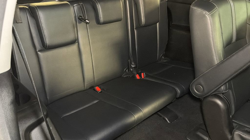 Used 2018 Toyota Highlander SE image 34
