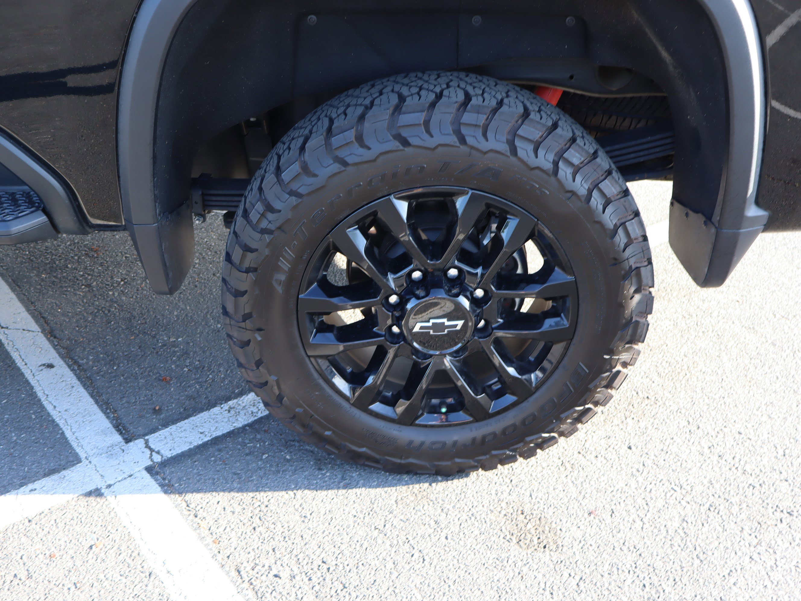 Used 2025 Chevrolet Silverado 2500 LTZ w/ LTZ Plus Package AWD/4WD image 40