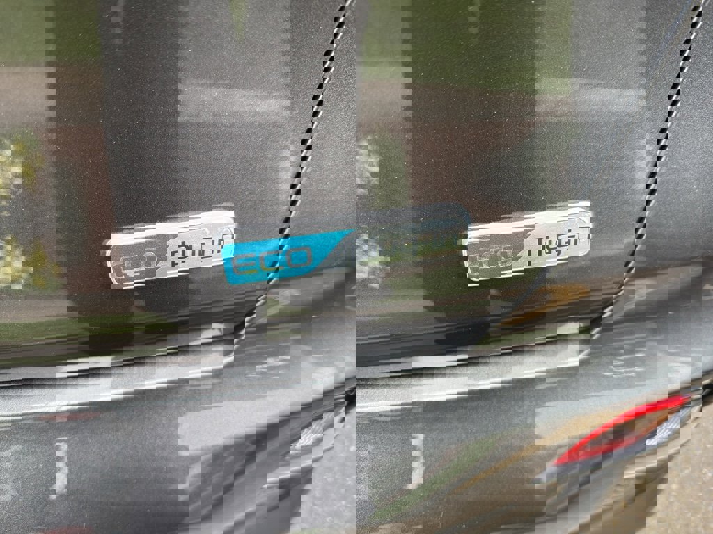 Used 2022 Kia Niro EX image 6