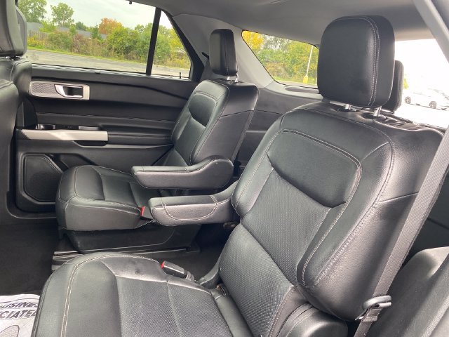 Used 2023 Ford Explorer Limited AWD/4WD image 21