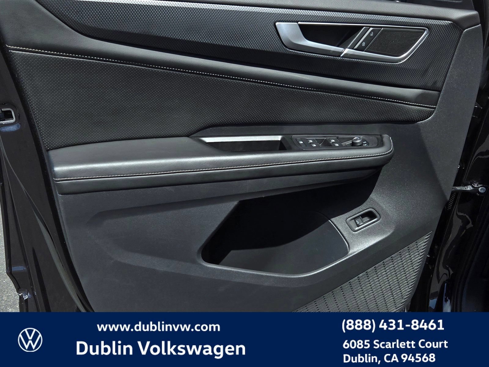 Certified 2024 Volkswagen Atlas Cross Sport SEL R-Line AWD/4WD image 10
