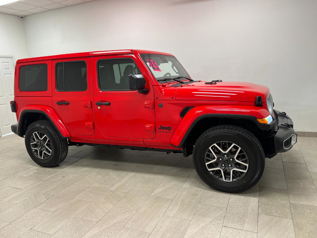 Used 2025 Jeep Wrangler Unlimited Sahara image 19