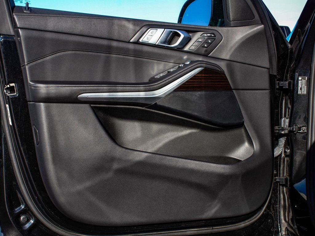 Used 2021 BMW X7 xDrive40i image 8