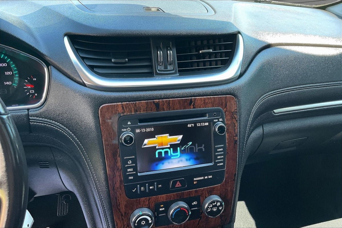 Used 2013 Chevrolet Traverse LT w/ All-Star Edition AWD/4WD image 9