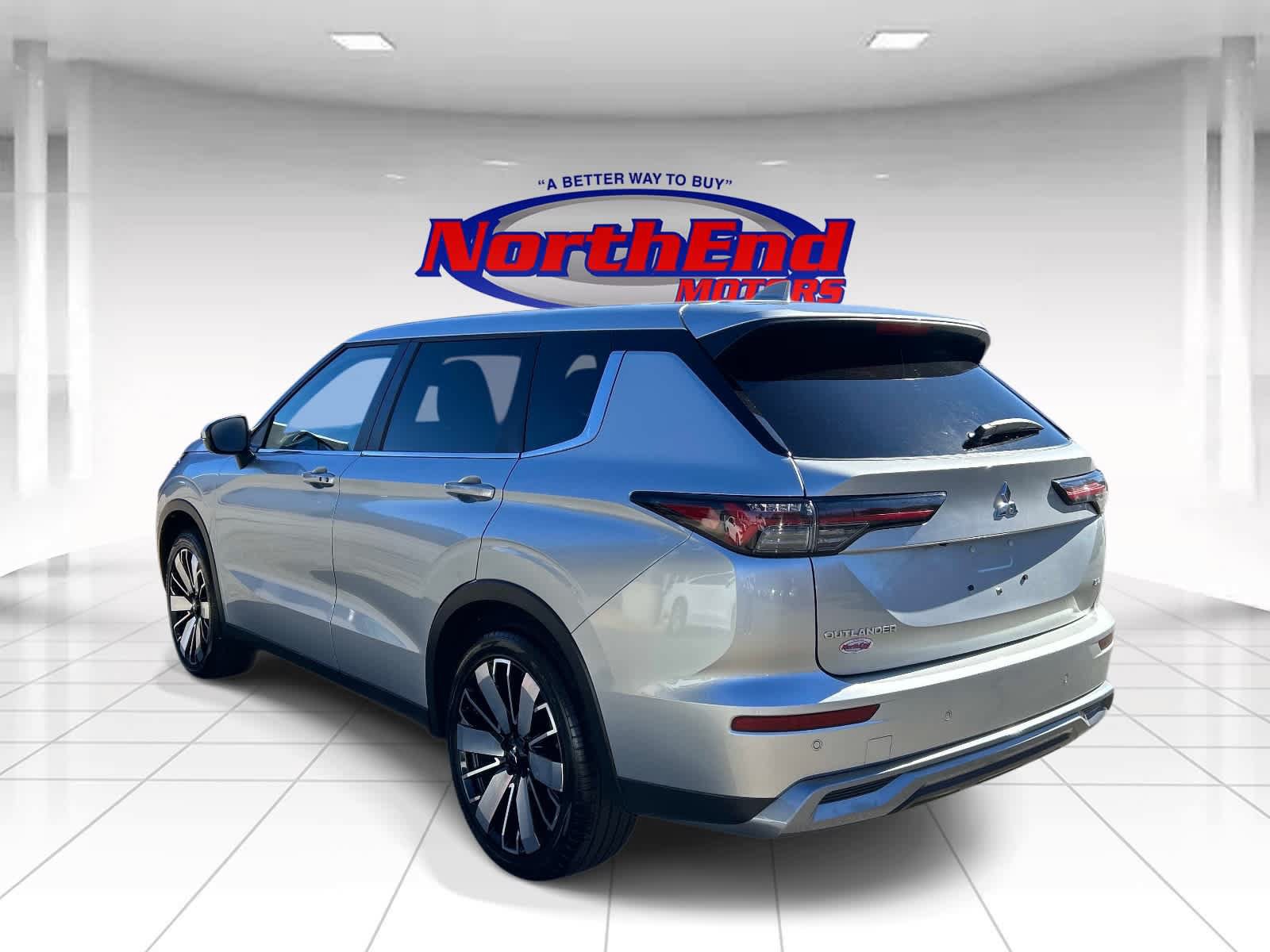 Used 2025 Mitsubishi Outlander SE AWD/4WD image 5