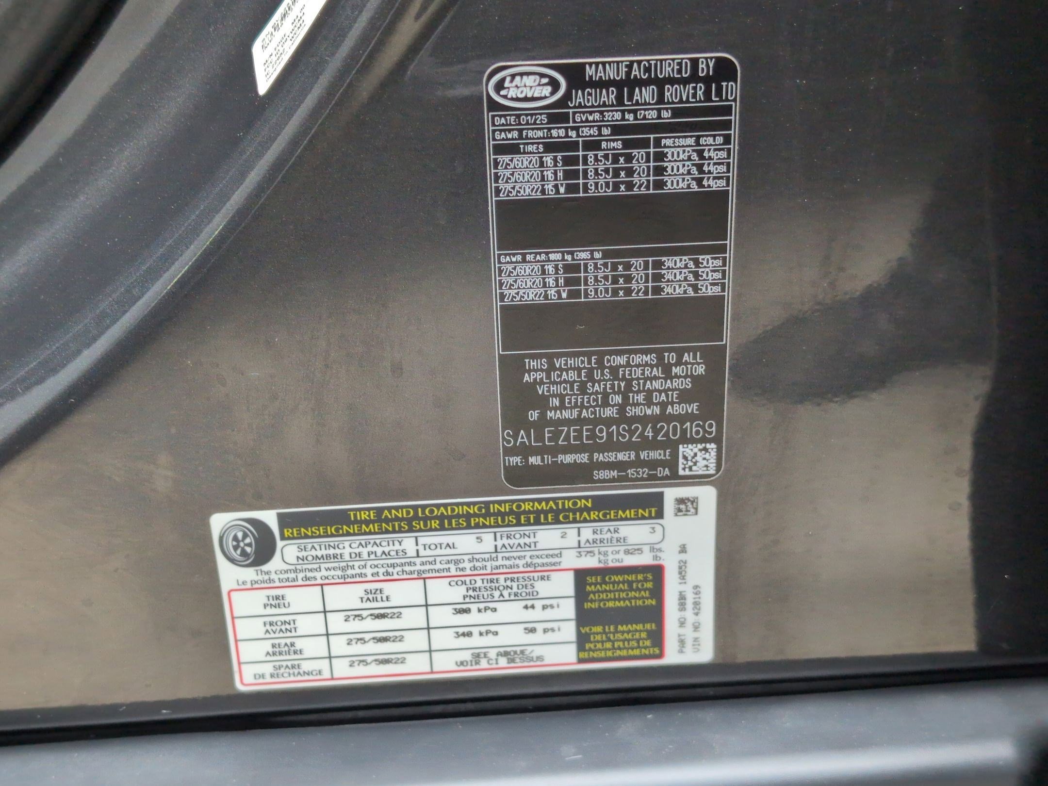 Used 2025 Land Rover Defender 110 image 33