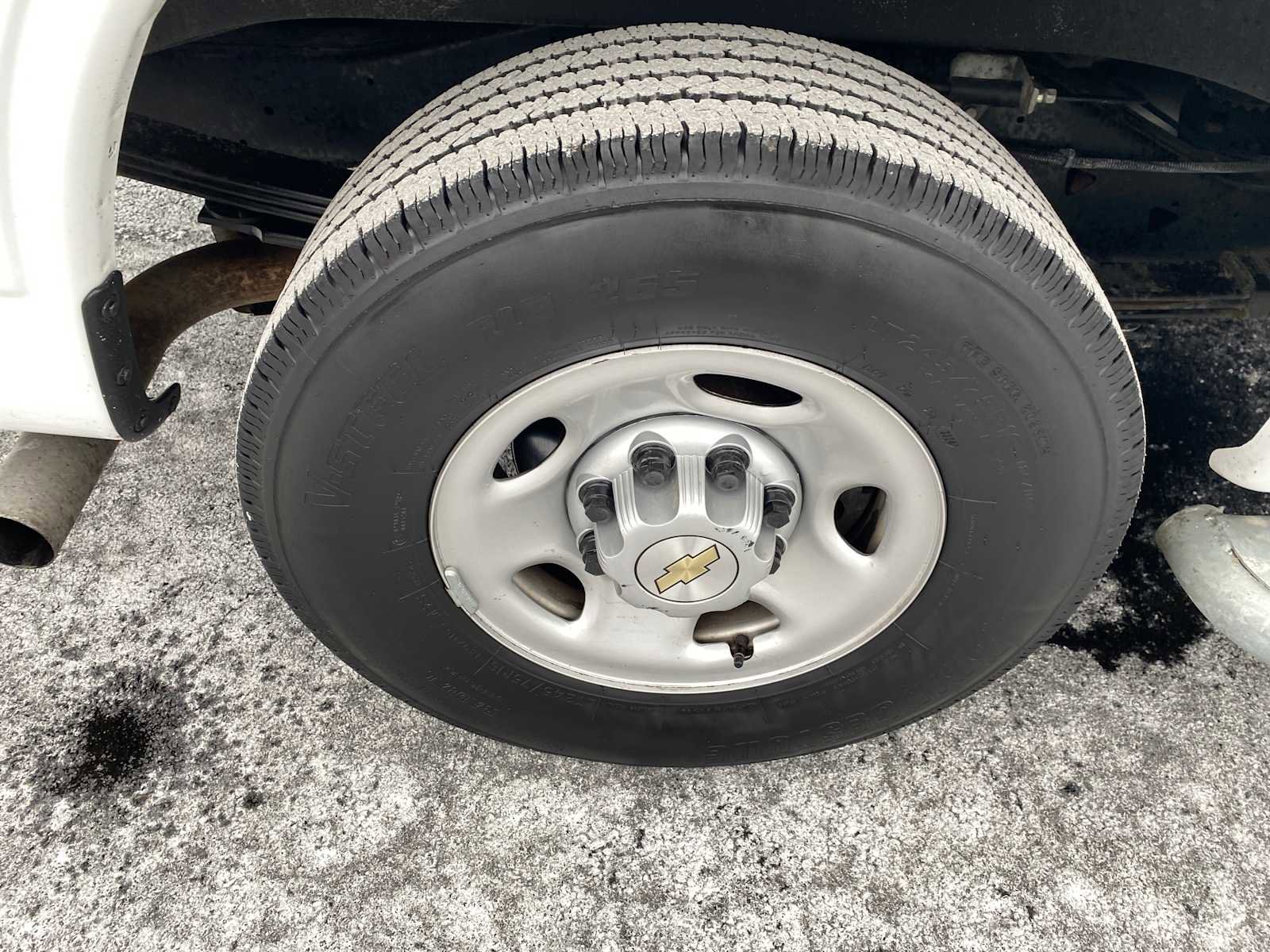 Used 2024 Chevrolet Express 2500 w/ Driver Convenience Package image 38