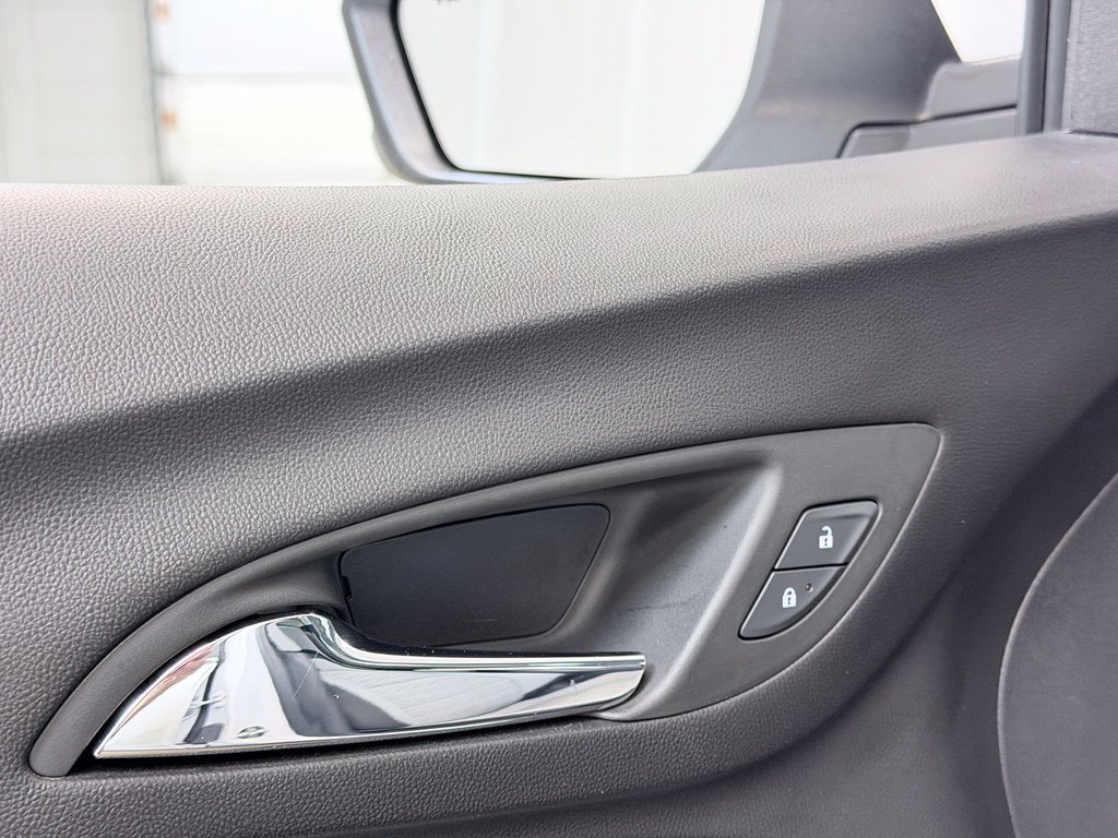 Used 2024 Chevrolet Equinox LT FWD image 9