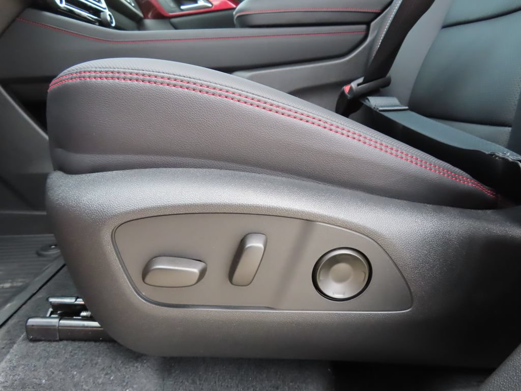 New 2026 Chevrolet Traverse RS w/ LPO, Floor Liner Package AWD/4WD image 10