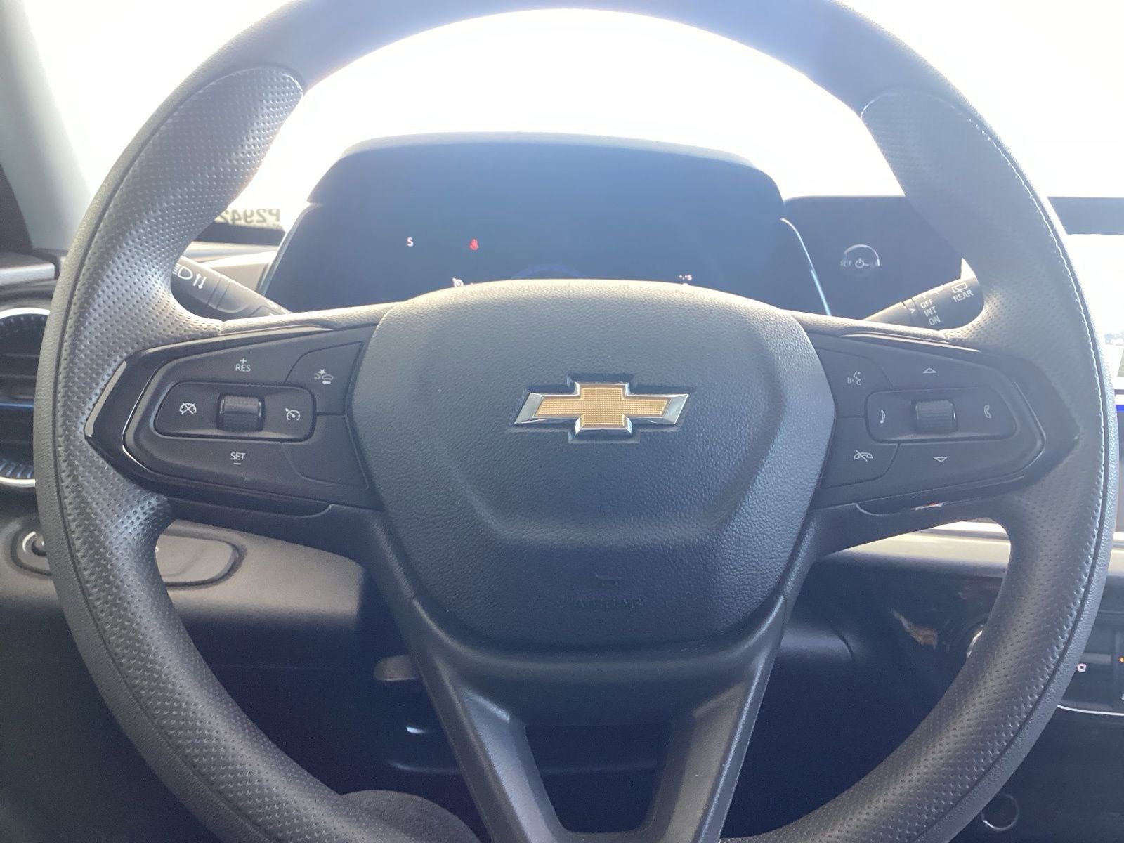 Used 2025 Chevrolet Trax LT image 10