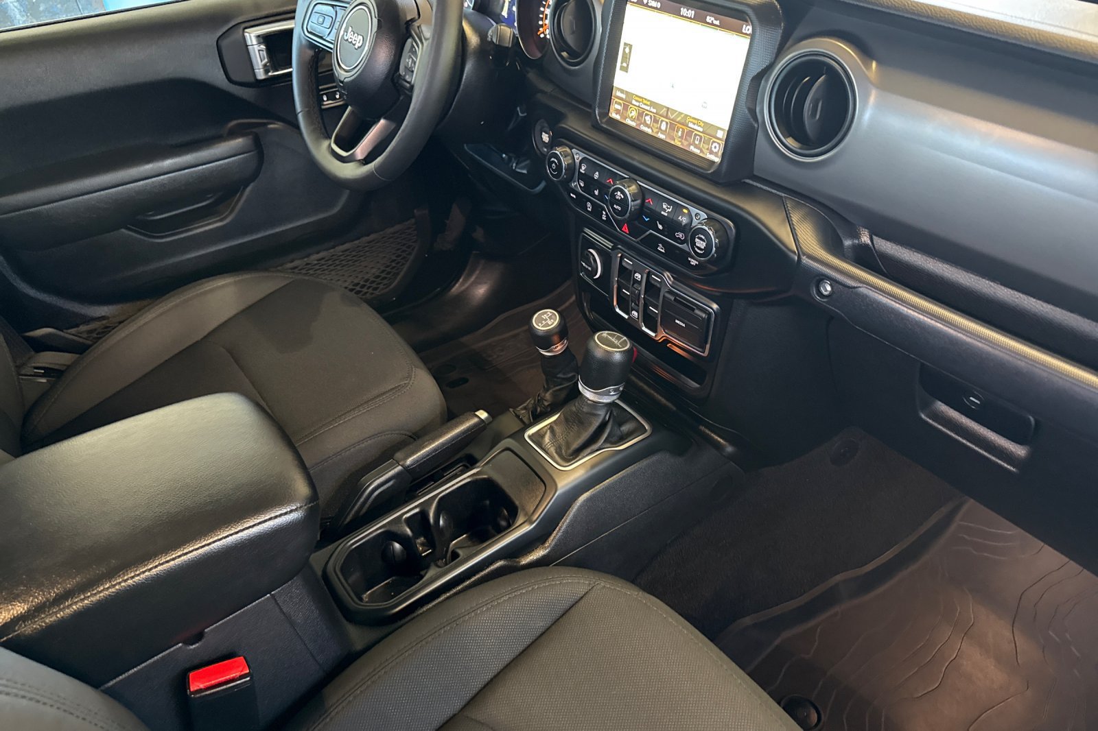 Used 2022 Jeep Gladiator Sport AWD/4WD image 15