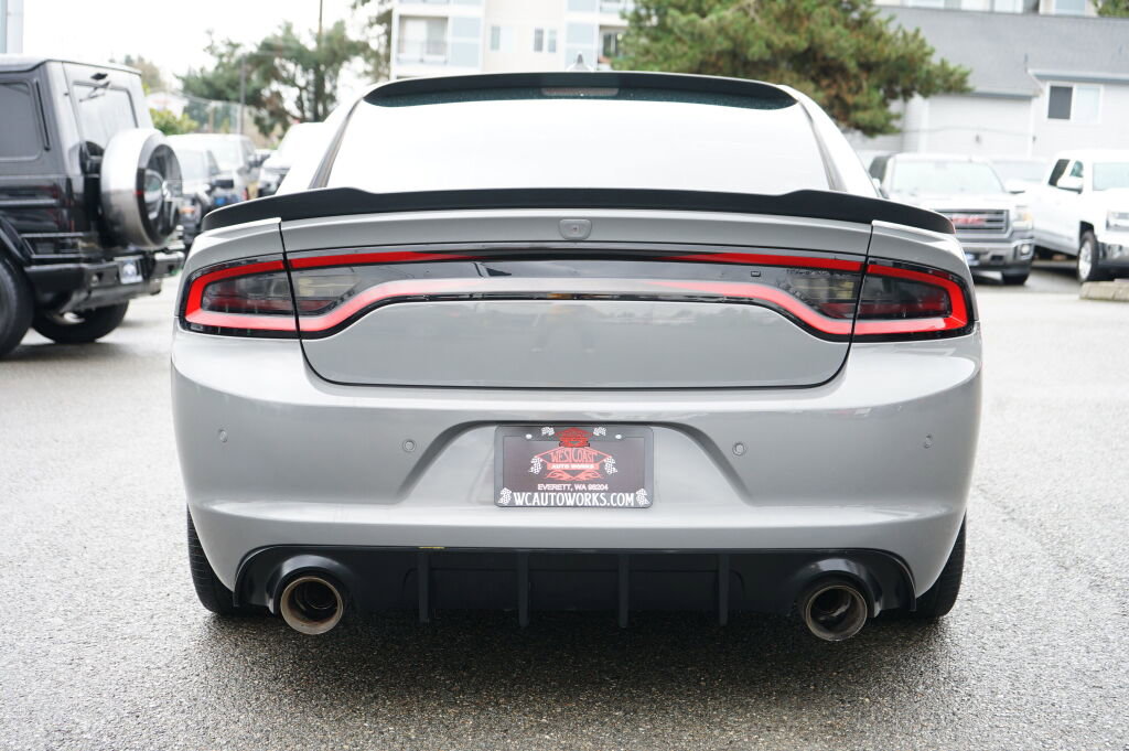 Used 2018 Dodge Charger R/T w/ Blacktop Package image 4