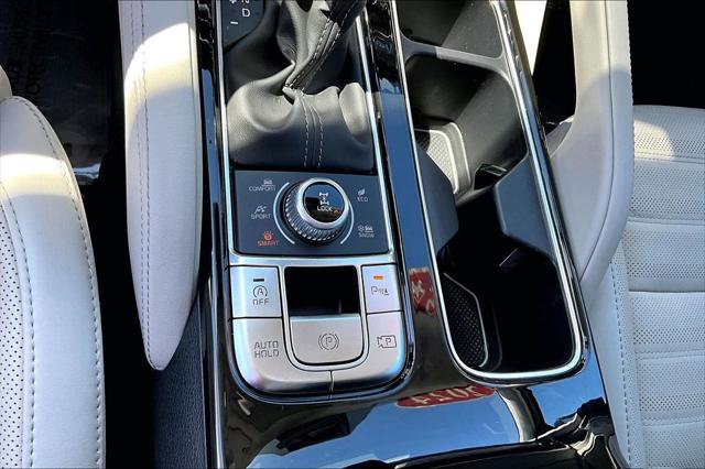 Used 2024 Kia Telluride SX Prestige w/ Towing Package image 29