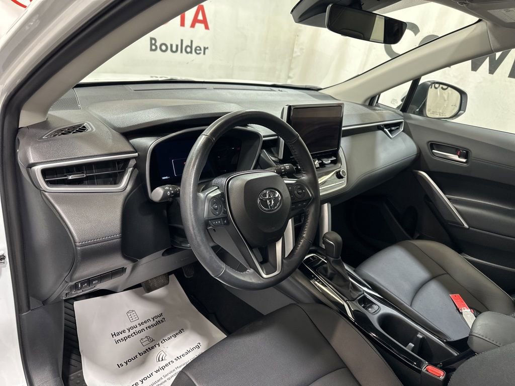 Used 2023 Toyota Corolla Cross XLE w/ Convenience Package FWD image 25