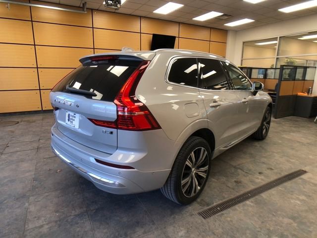 Used 2022 Volvo XC60 B5 Inscription image 7
