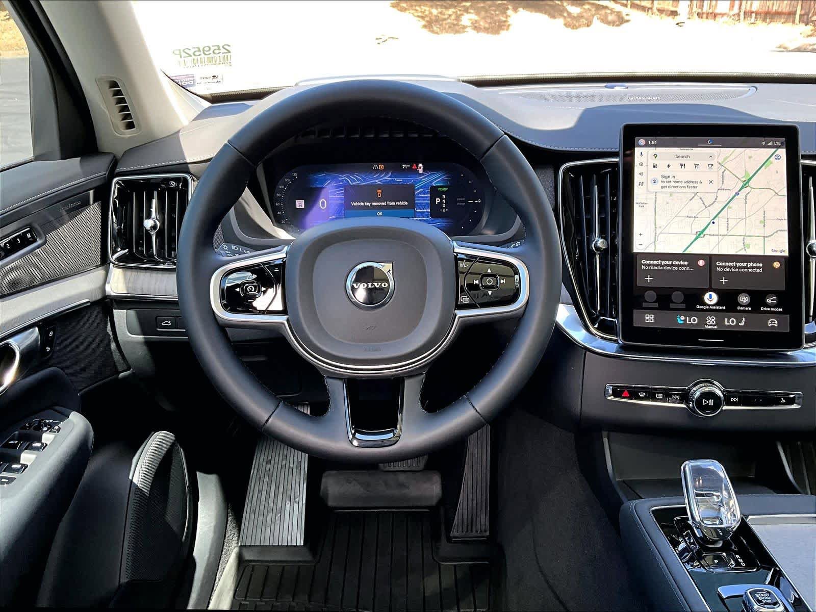 Used 2025 Volvo XC90 T8 Ultra w/ Protection Package Premier image 7