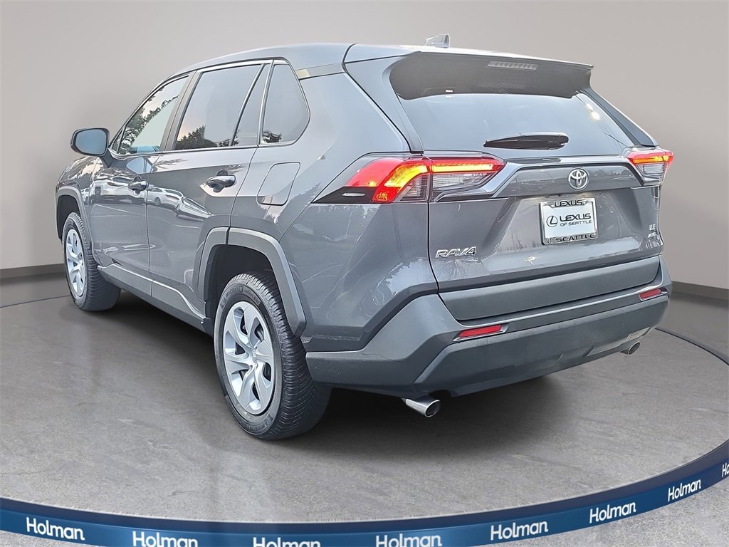 Used 2022 Toyota RAV4 LE image 8
