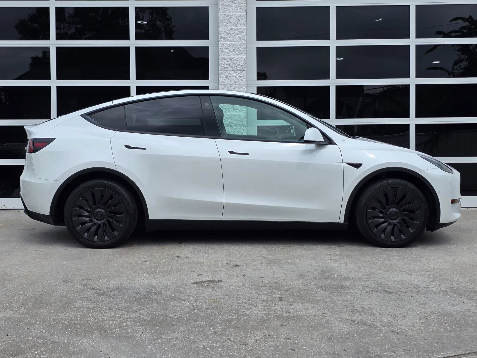 Used 2021 Tesla Model Y Long Range AWD/4WD image 3