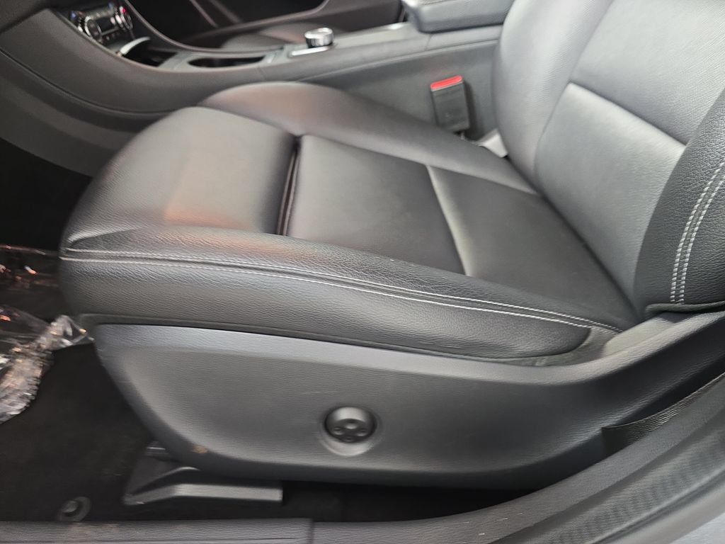 Used 2018 Mercedes-Benz GLA 250 image 32