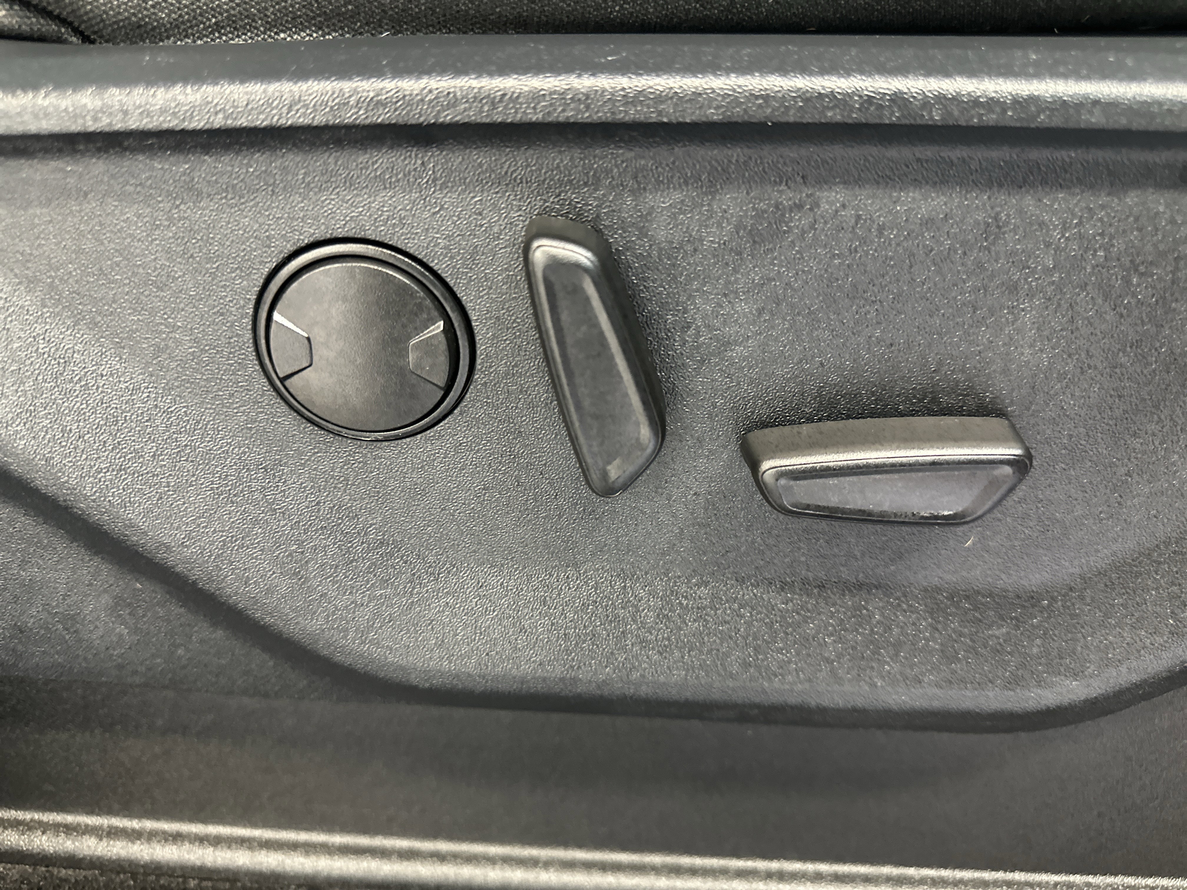 Used 2023 Ford F150 XLT w/ Equipment Group 302A High image 26