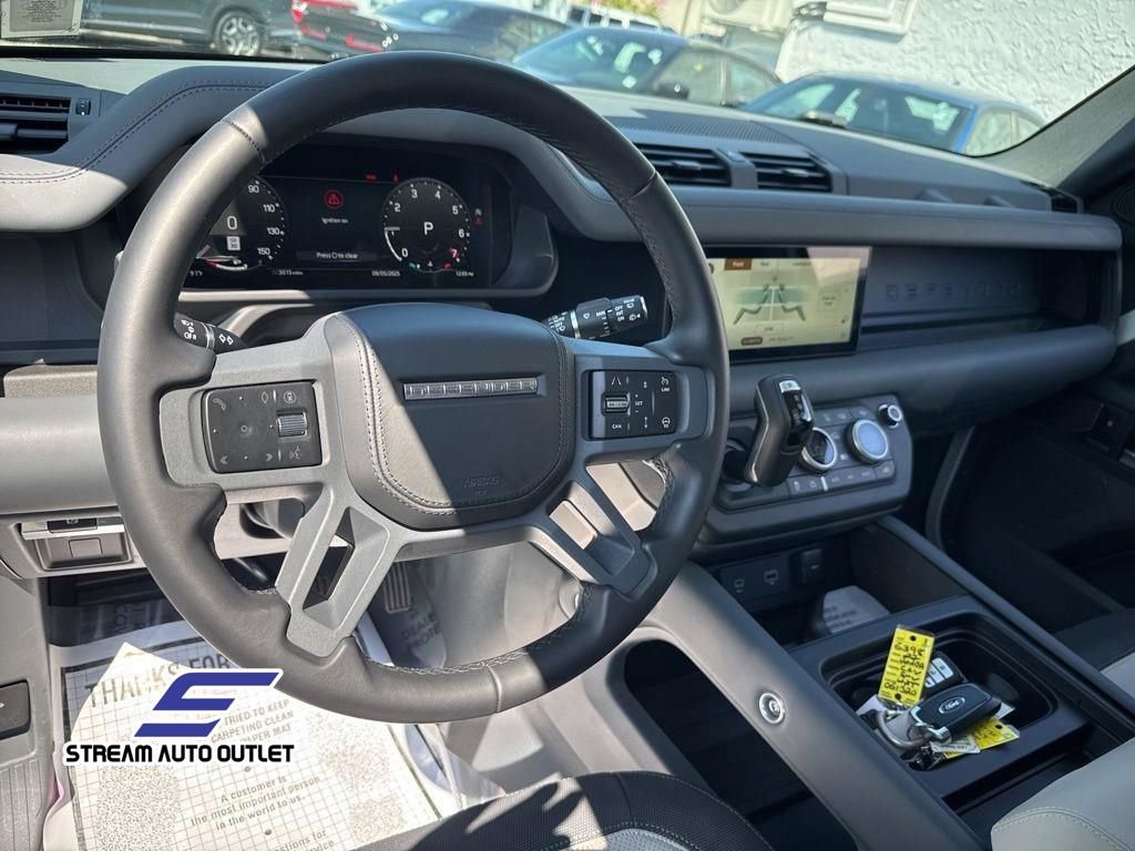 Used 2024 Land Rover Defender 110 X-Dynamic SE image 22