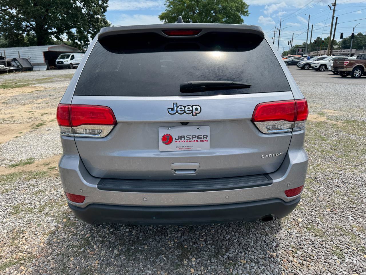 Used 2019 Jeep Grand Cherokee Laredo w/ Laredo X Package RWD image 4