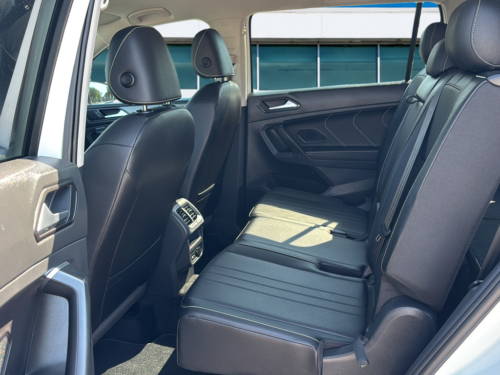 Certified 2023 Volkswagen Tiguan SE FWD image 15