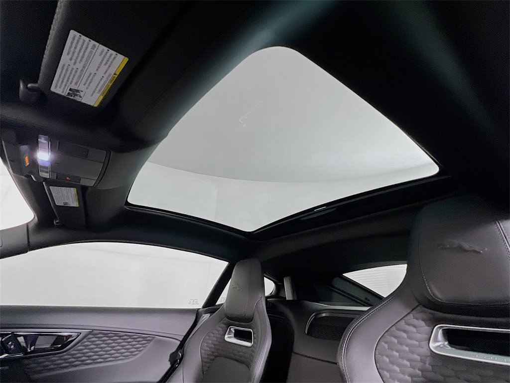 Used 2023 Jaguar F-TYPE R image 23