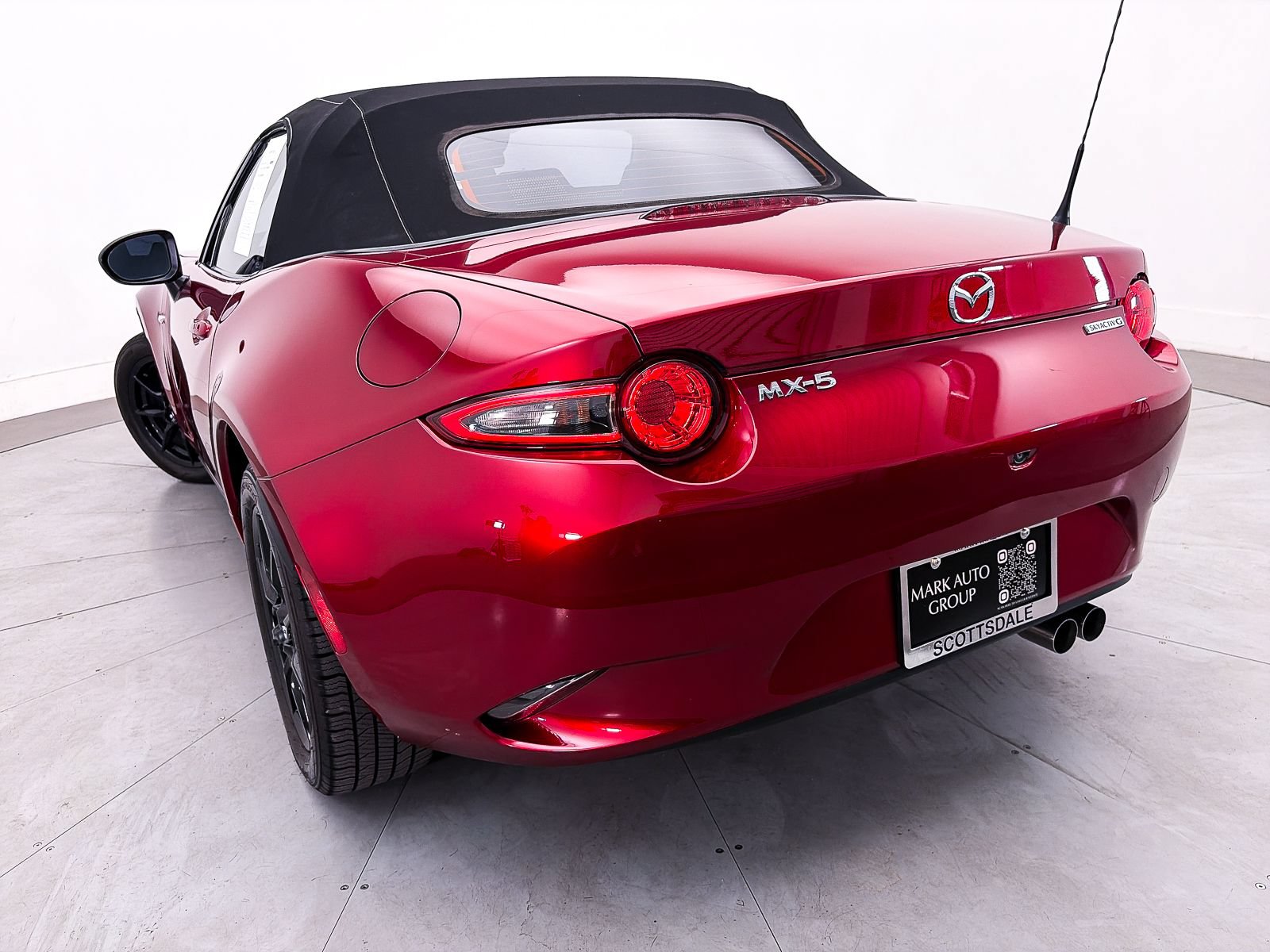 Used 2021 MAZDA MX-5 Miata Sport RWD image 5
