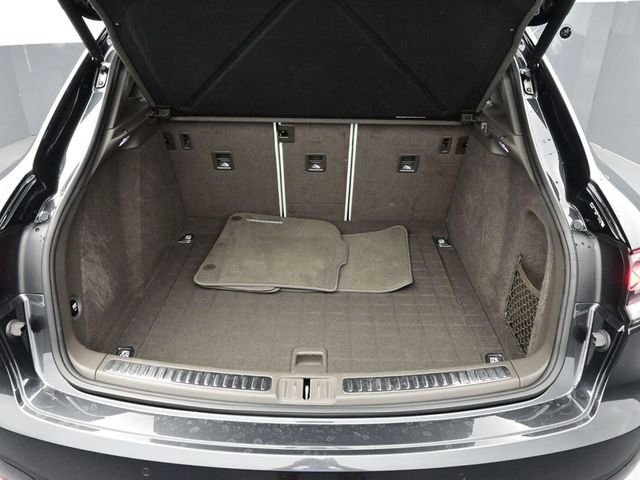 Certified 2021 Porsche Macan Turbo AWD/4WD image 15