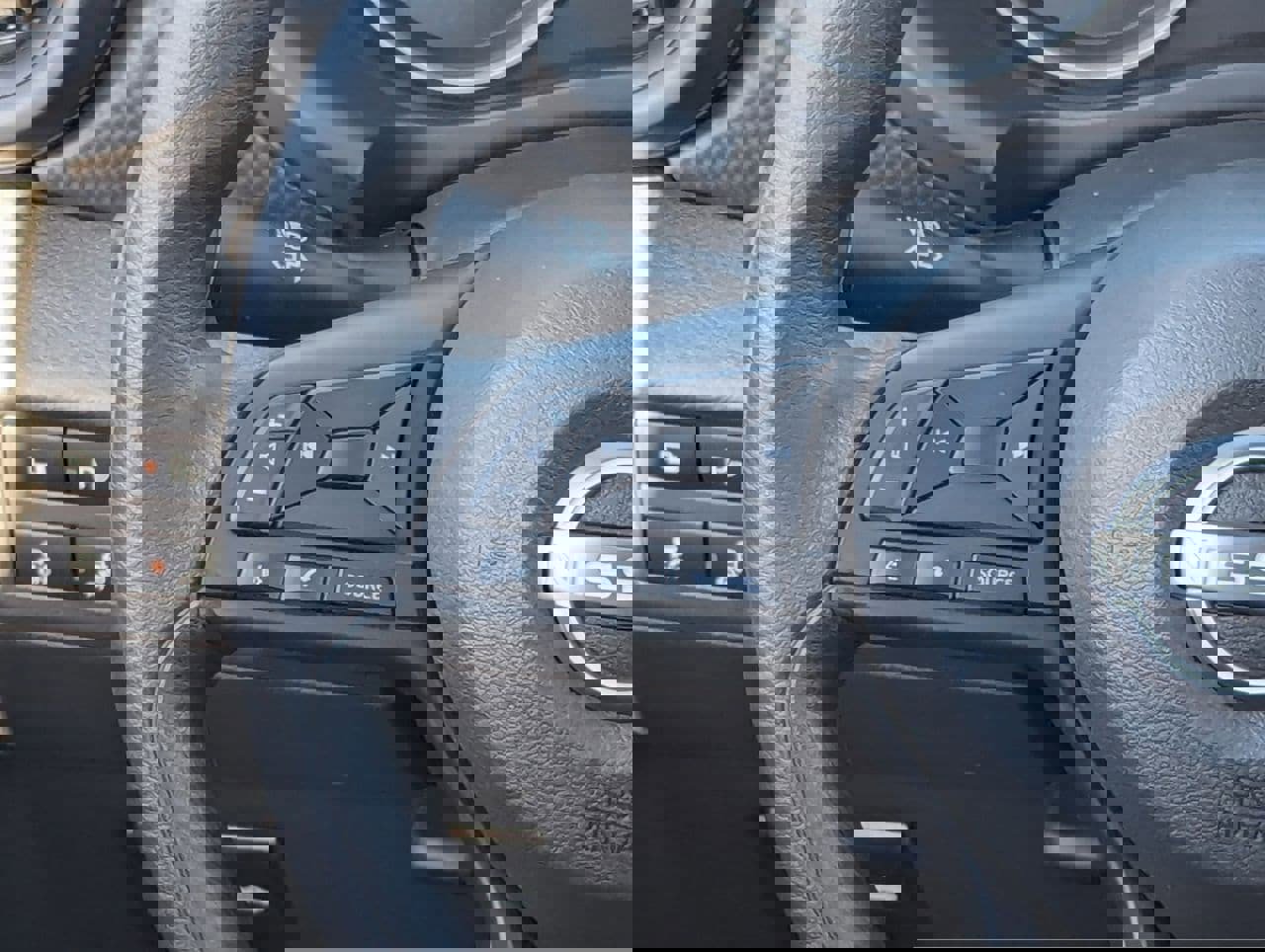 New 2025 Nissan Kicks Play S image 23