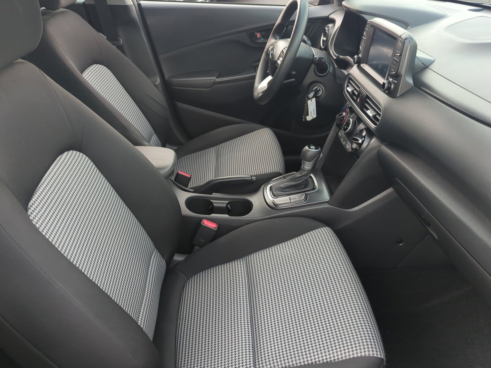 Used 2020 Hyundai Kona SE image 18