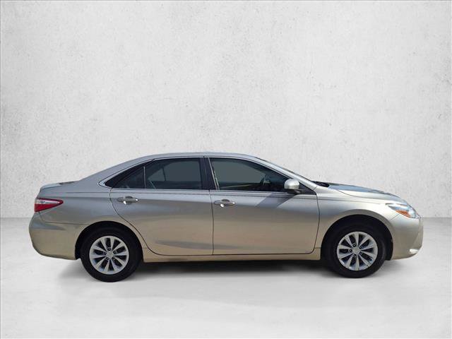 Used 2017 Toyota Camry LE FWD image 4
