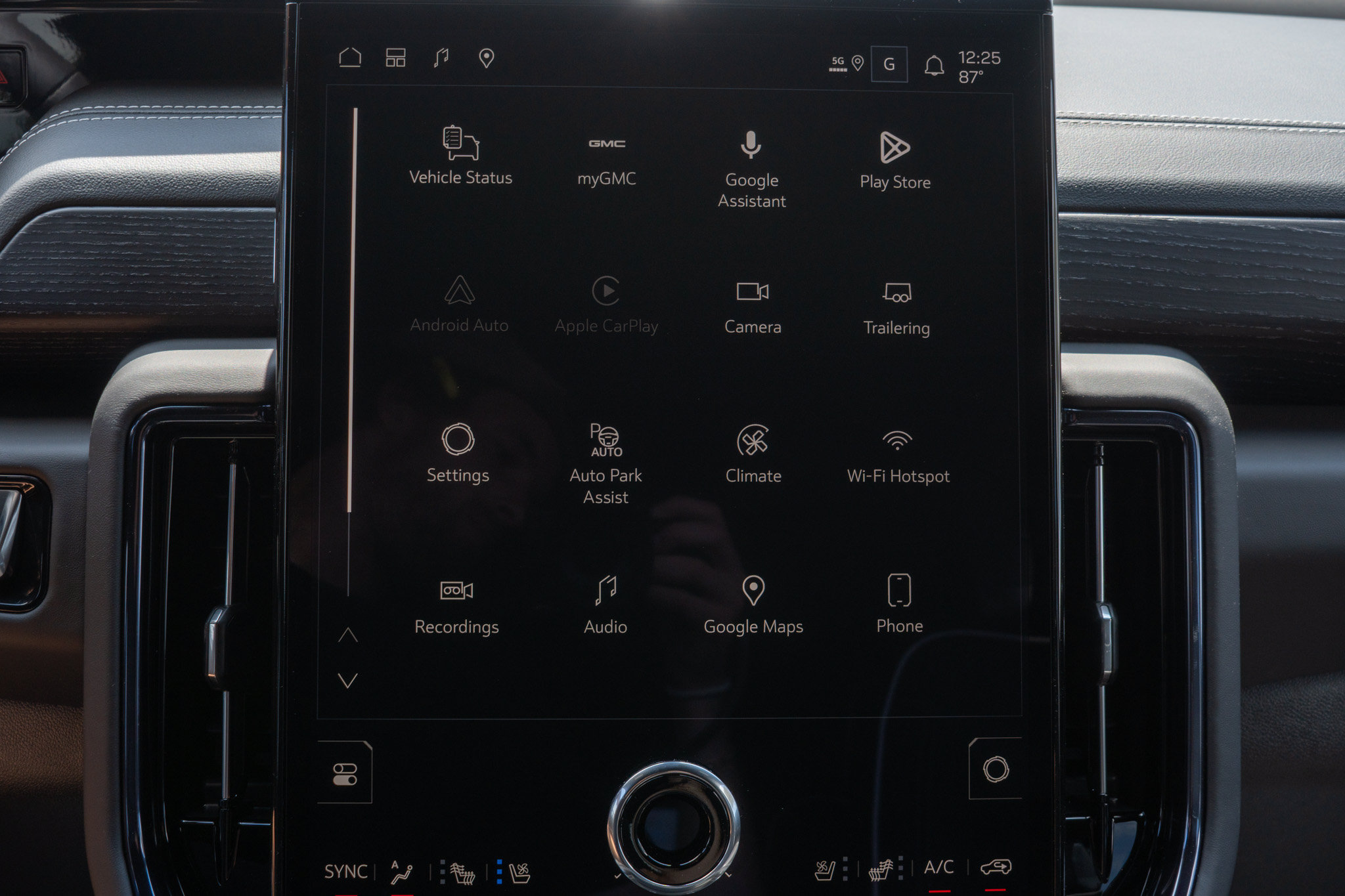 New 2026 GMC Yukon AT4 Ultimate AWD/4WD image 17