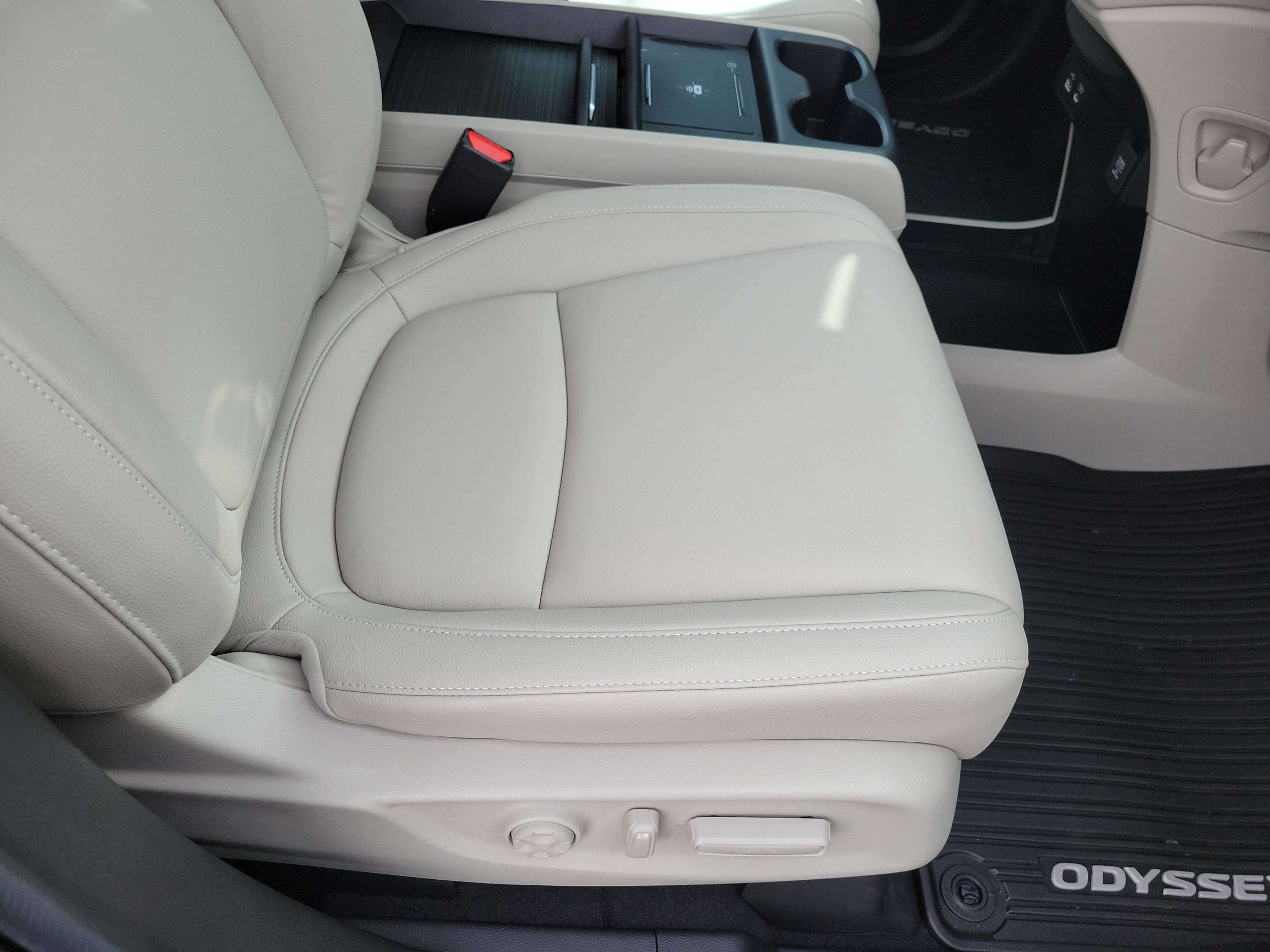Certified 2026 Honda Odyssey EX-L image 19