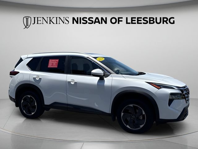 Certified 2024 Nissan Rogue SV w/ SV Premium Package FWD image 2