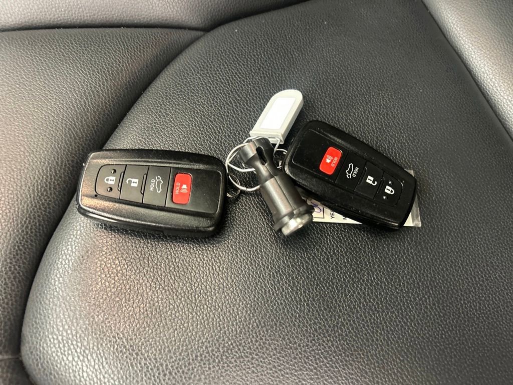 Used 2022 Toyota Highlander XLE image 46