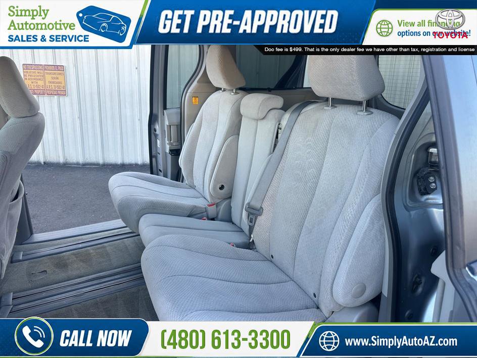 Used 2012 Toyota Sienna LE w/ Towing Pkg FWD image 16