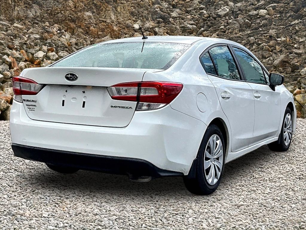 Used 2018 Subaru Impreza 2.0i image 2