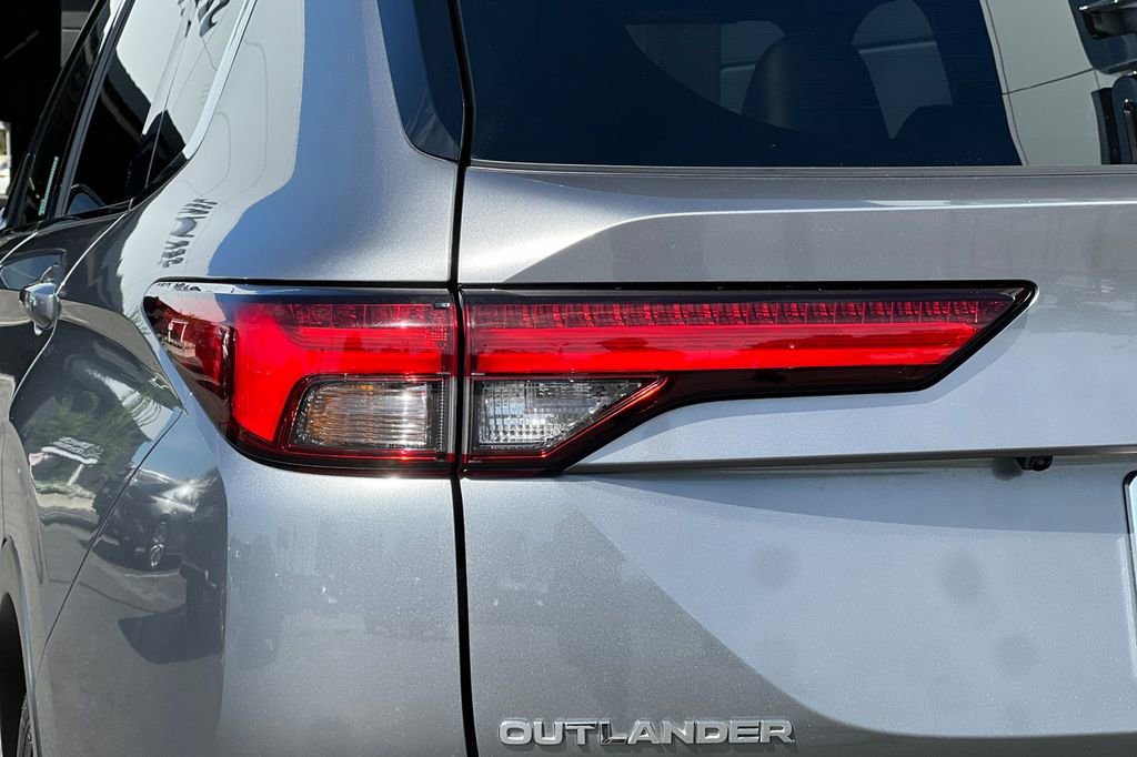 Used 2022 Mitsubishi Outlander SEL image 34