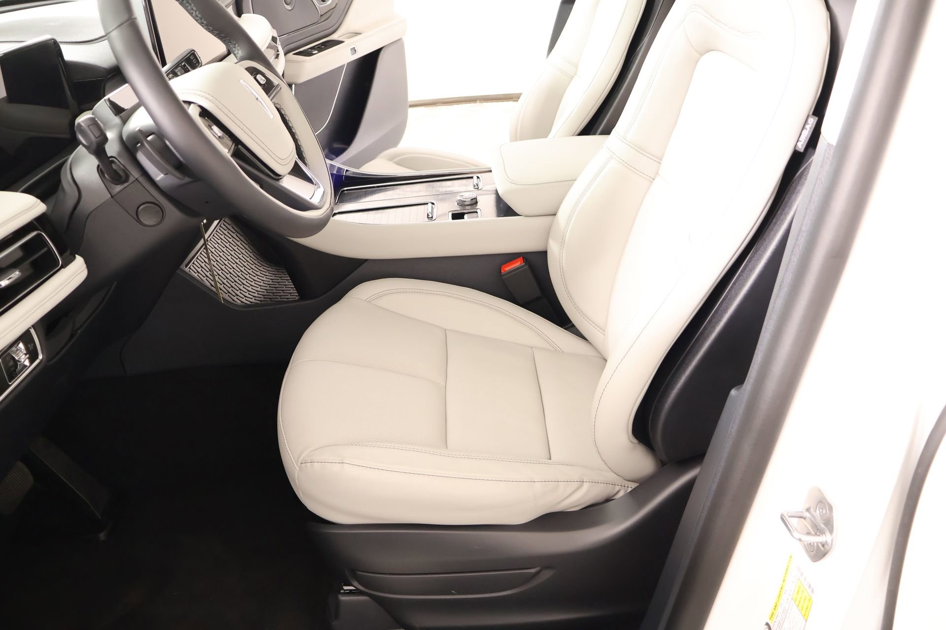 New 2026 Lincoln Aviator Reserve AWD/4WD image 11