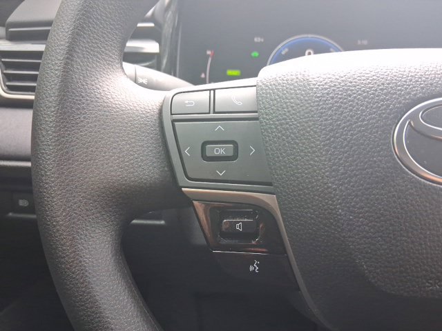 Used 2025 Toyota Camry LE FWD image 14