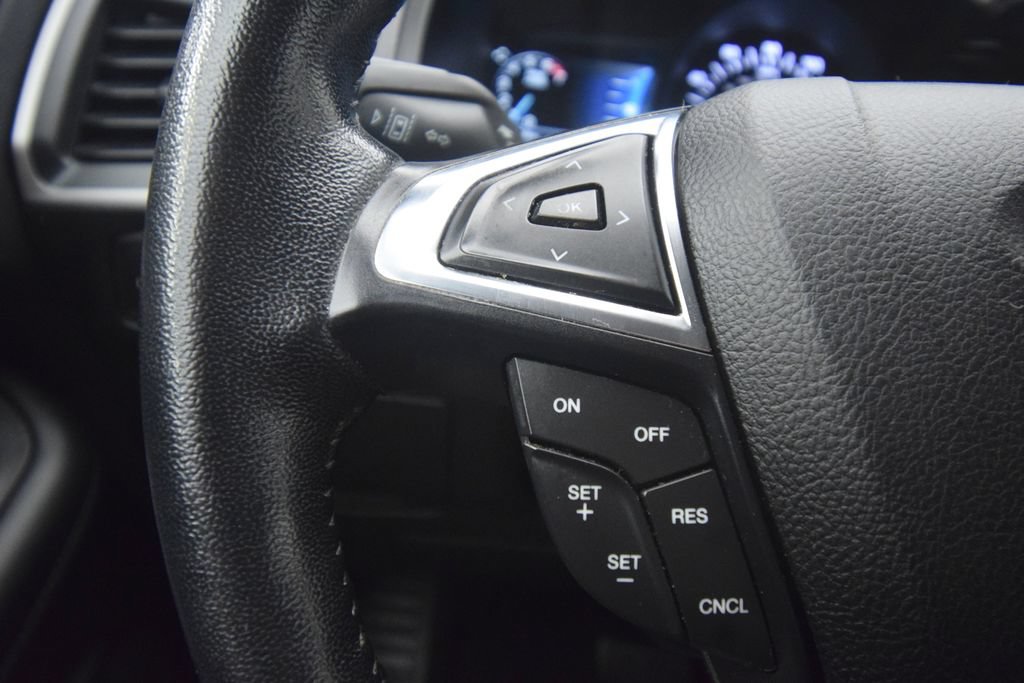 Used 2022 Ford Edge SEL w/ Sport Appearance Package AWD/4WD image 30