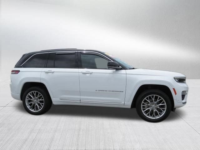 Used 2023 Jeep Grand Cherokee Summit RWD image 2