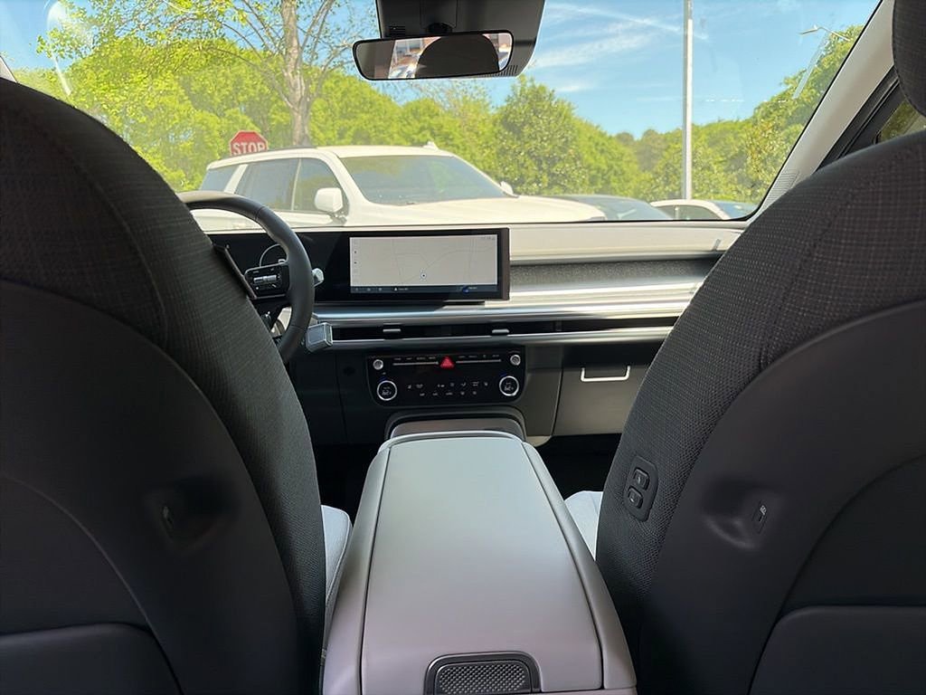 Used 2026 Hyundai Ioniq 9 SE AWD/4WD image 5