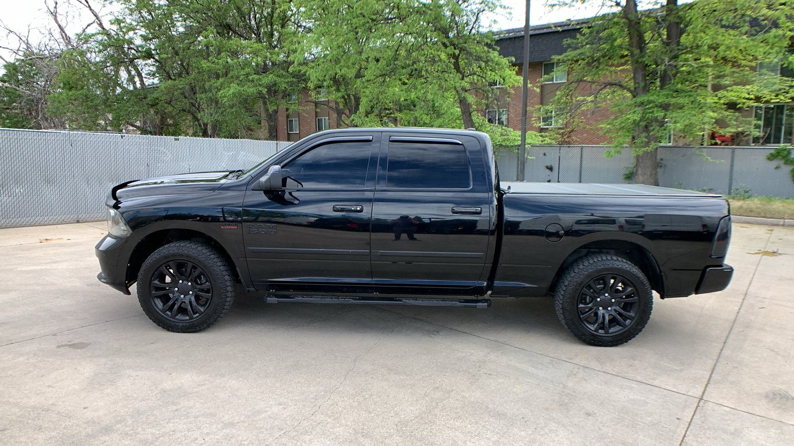 Used 2014 RAM 1500 Limited AWD/4WD image 2
