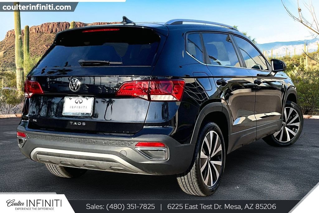 Used 2022 Volkswagen Taos SE FWD image 2
