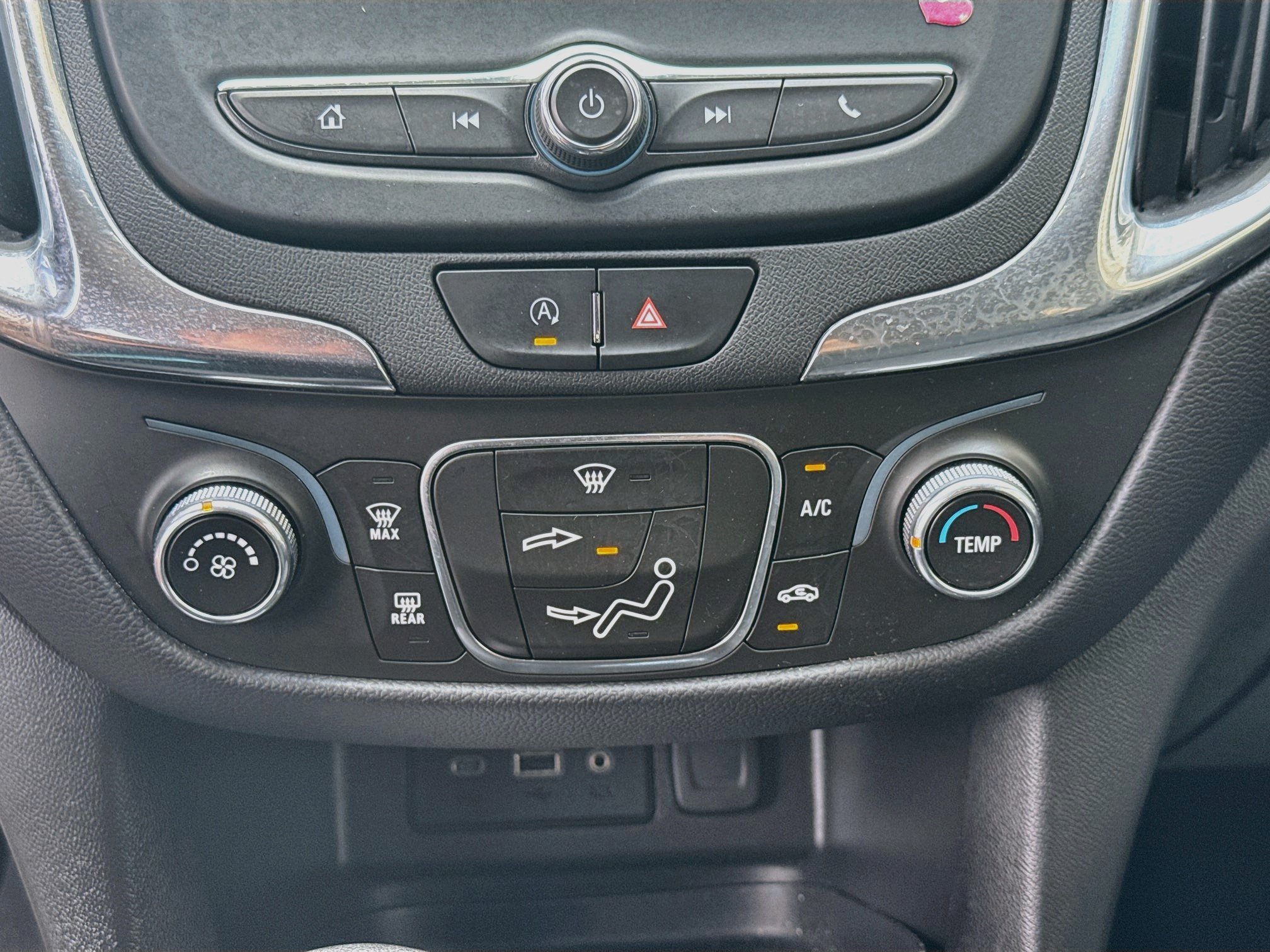 Used 2023 Chevrolet Equinox LT FWD image 12