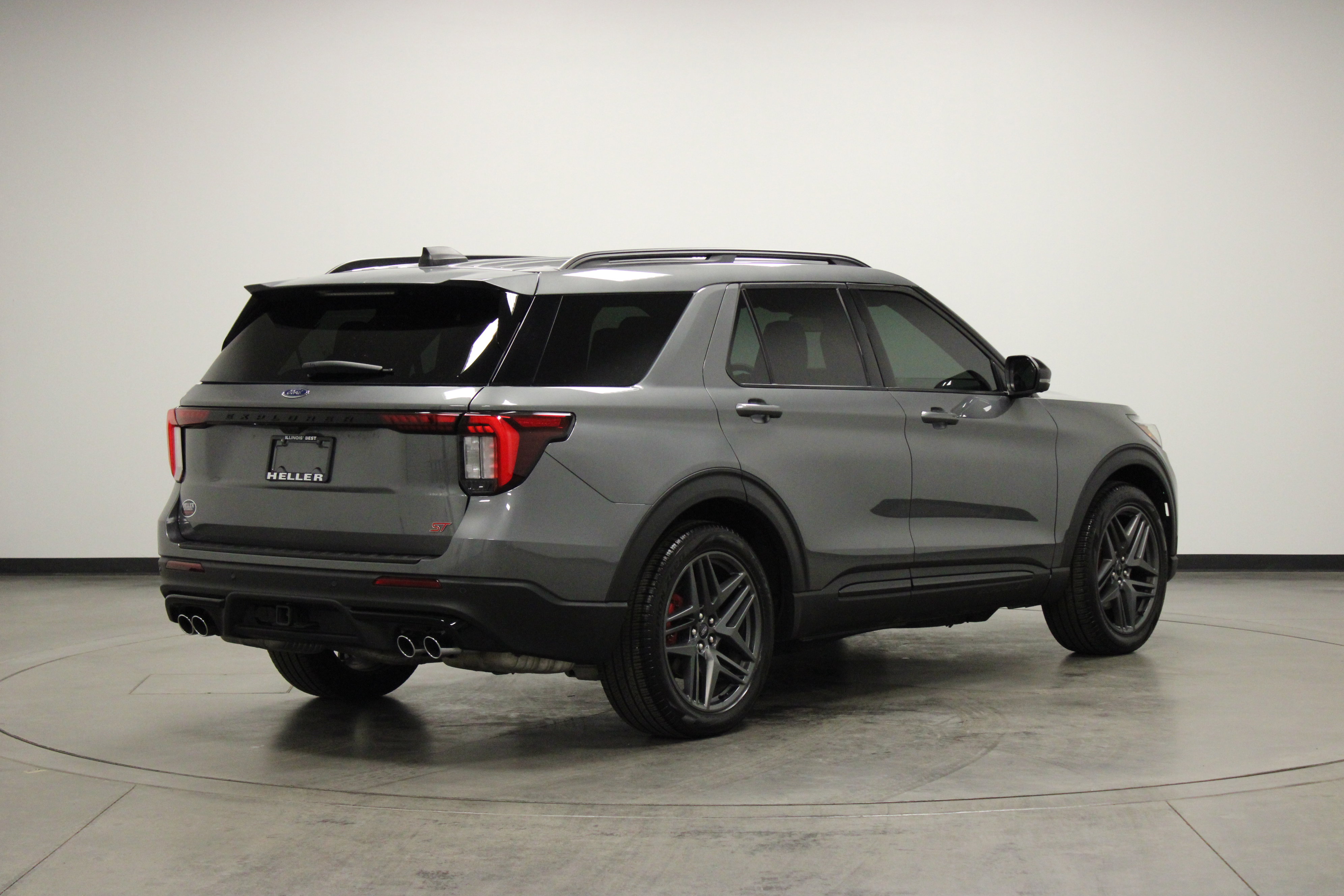 Used 2025 Ford Explorer ST image 8